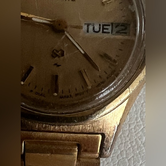 Seiko Ladies Watch Vintage Gold Tone Bracelet Gold Tone Dial Day Date Window - Picture 5 of 11